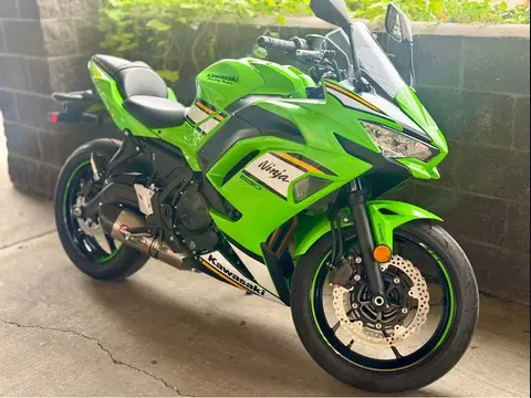 2025 Kawasaki Ninja® 650 ABS KRT w/ Yoshimura Exhaust